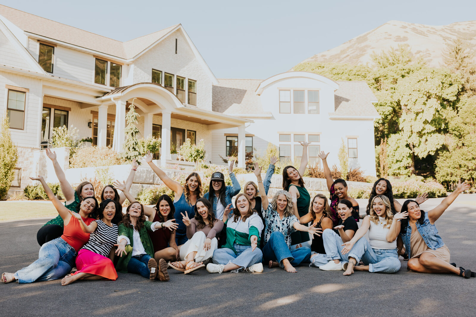 Women investors together at a WIIRE retreat